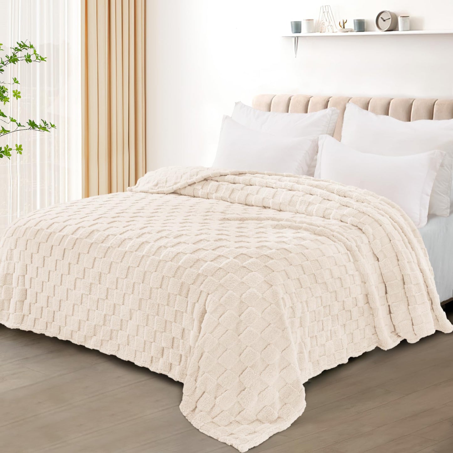 Exclusivo Mezcla Fleece Throw Blanket for Couch,Super Soft and Warm Lightweight Checkered Pattern Blankets for All Seasons, 50x60 Inches, Navy Blue