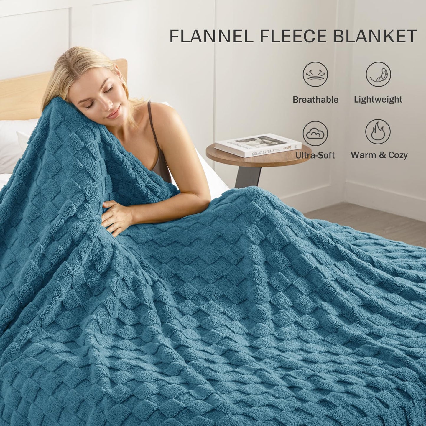 Exclusivo Mezcla Fleece Throw Blanket for Couch,Super Soft and Warm Lightweight Checkered Pattern Blankets for All Seasons, 50x60 Inches, Navy Blue